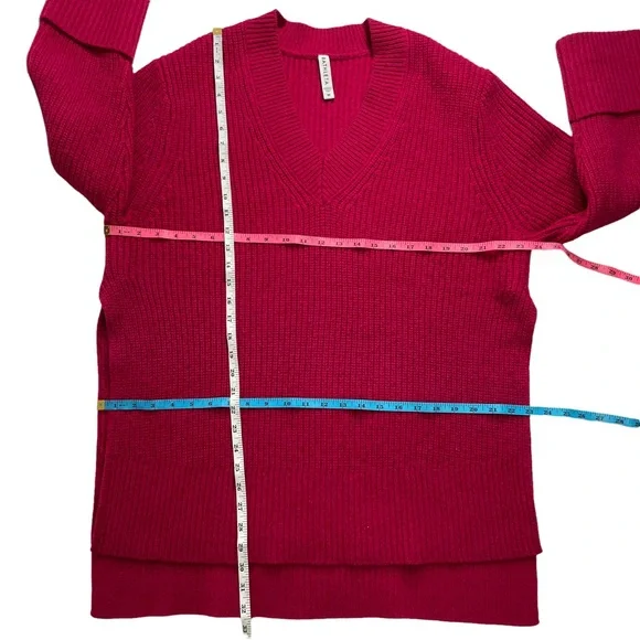 Athleta  Shasta V-Neck Oversized Sweater Fuchsia Size M Wool Blend - Picture 10 of 10